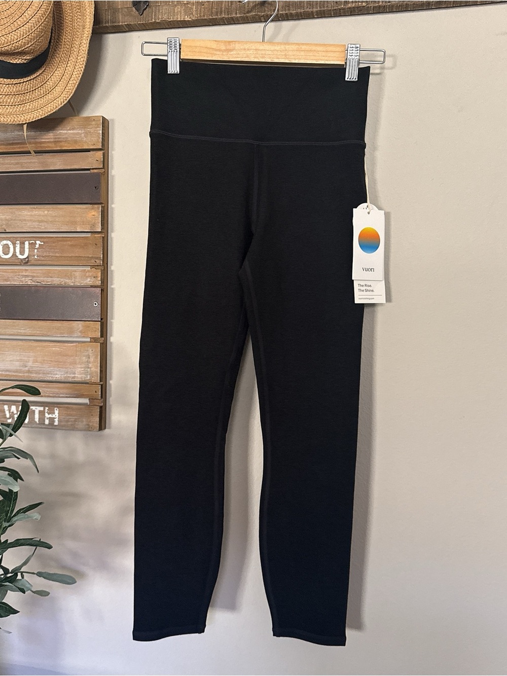 Vuori Elevation Performance Leggings in Black Heather  Heather size Small